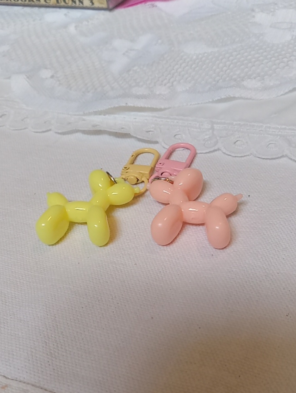 Balloon Dog Zipper Pull Yellow & Peach